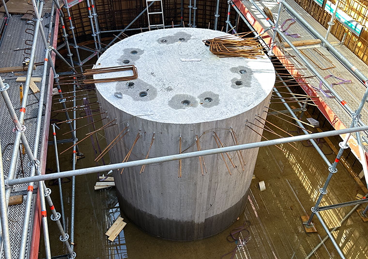 ett cylinderformat brostöd i betong