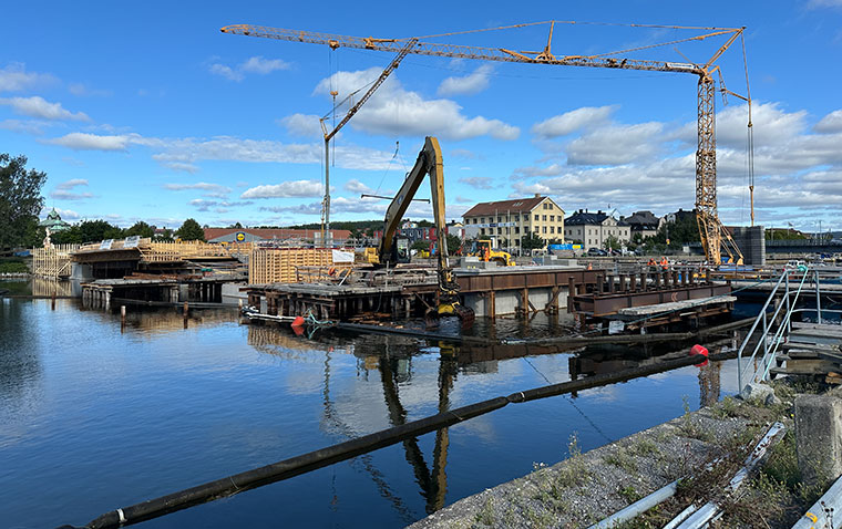 vy över ett brobygge
