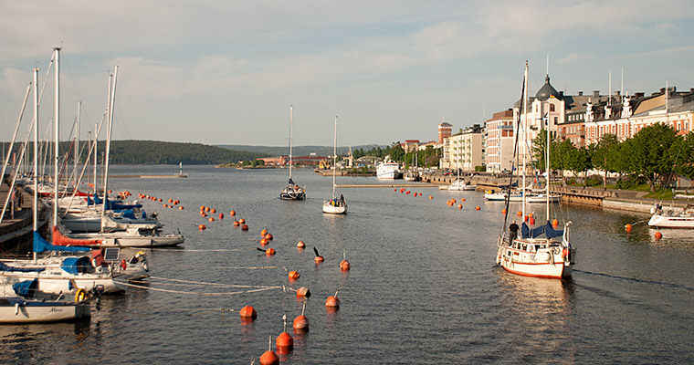 Båtar vid Härnösands hamn.