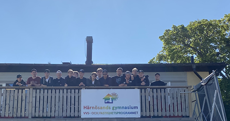 Ny programskylt hos VVS-programmet - i regnbågsfärger.