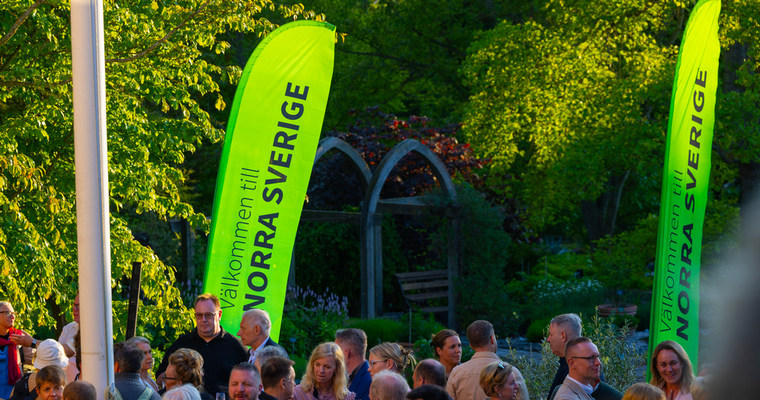 Foto från kvällsmingel med norra Sverige i Almedalen