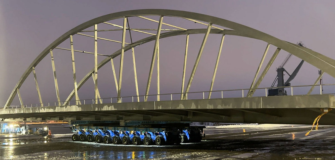 Mittendelen av bron.