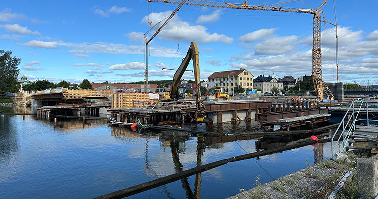 ett brobygge på avstånd