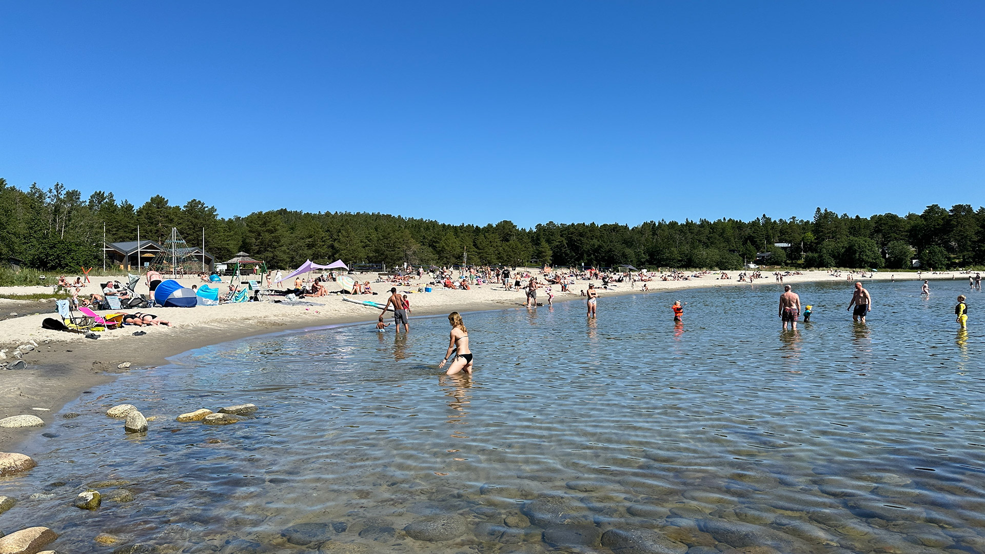 En flygbild över centrala Härnösand.