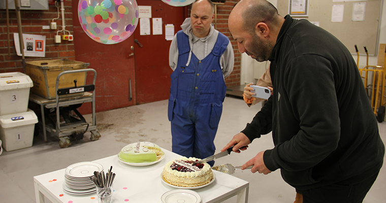 Magnus Håkansson var med och firade att verksamhetsområdet Funktionsstöd: LSS och socialpsykiatri bytt namn.