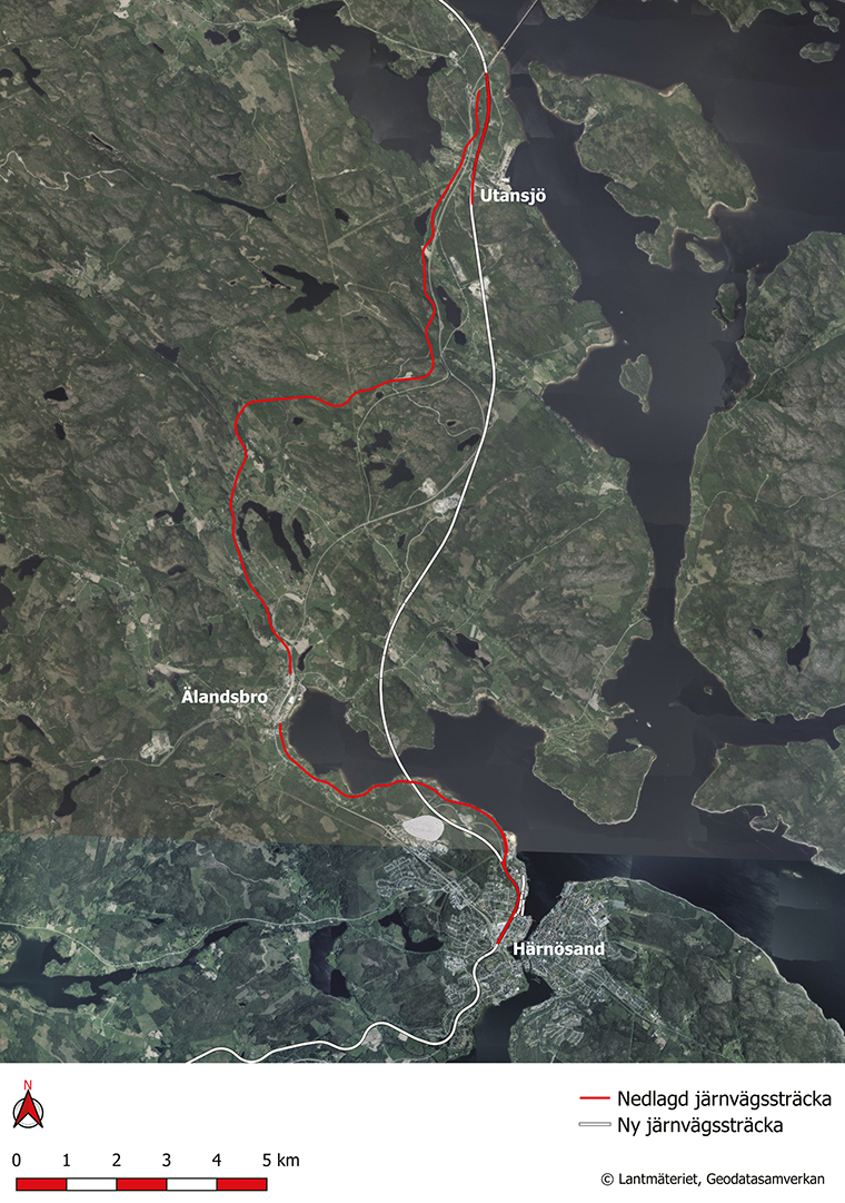 Karta där Härnösand, Älandsbro och Utansjö är utmärkta. En vit och en röd linje går över kartan.