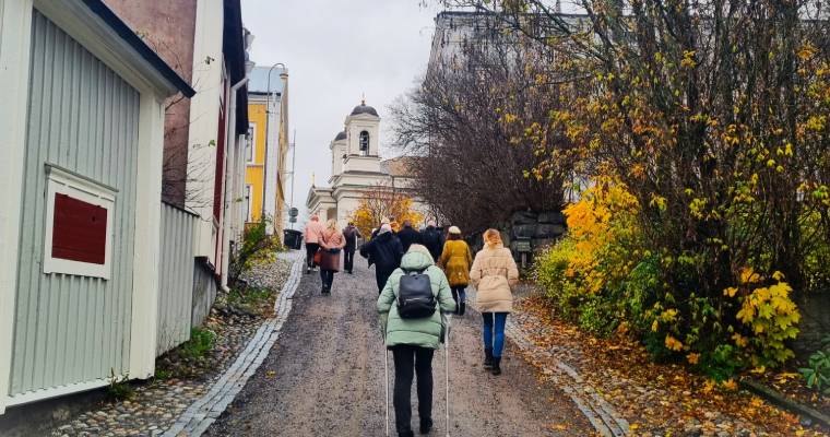 Kulturmiljövandring med kommunstyrelsens arbetsutskott.