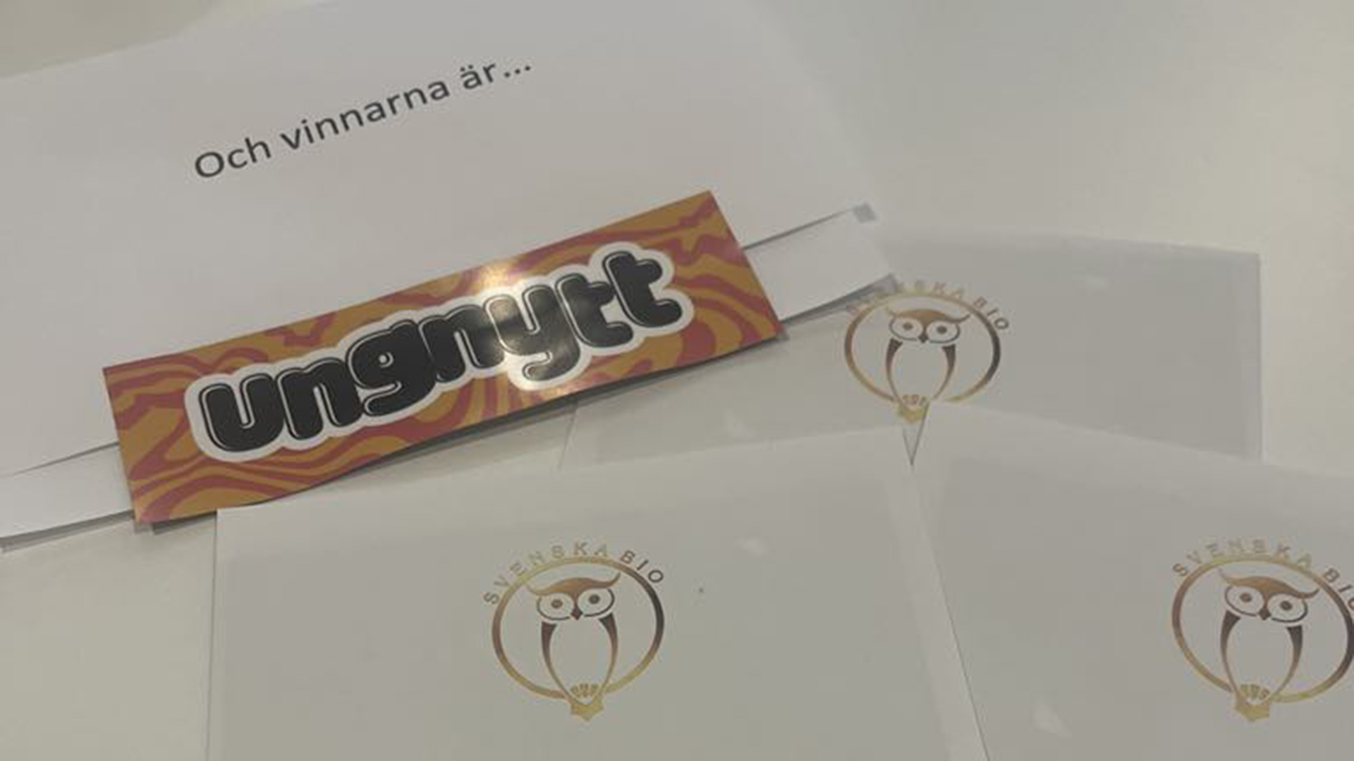 text UngNytt Svensk bios logotyp och texten vinnare