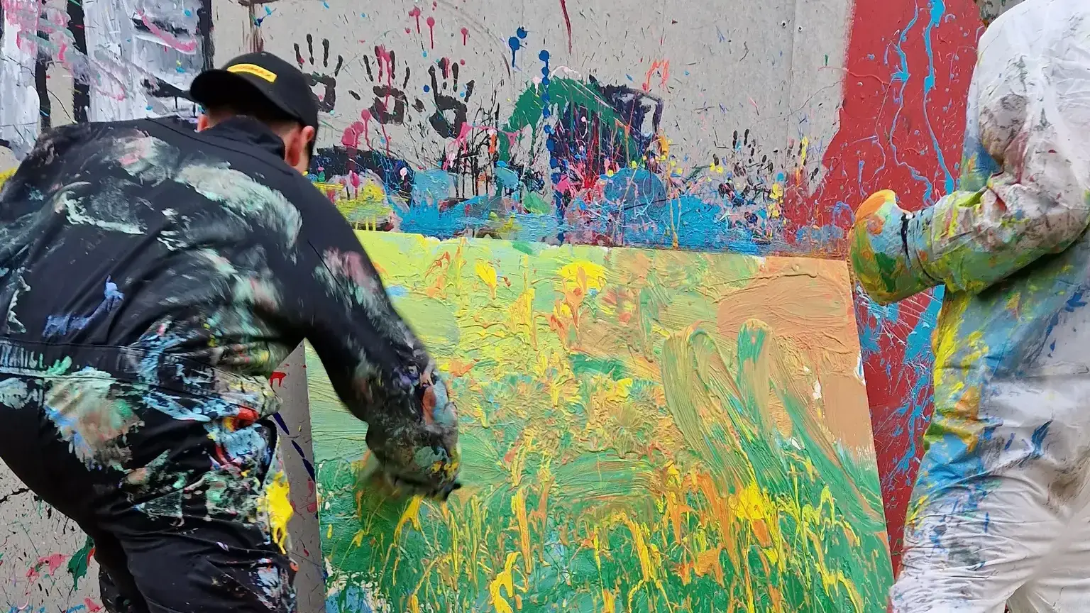 elever från Wendela Hellmanskolan årskurs nio skapade tillsammans konst 