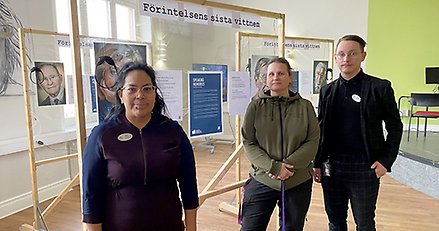 Sara Westman, Helene Lundgren och Johan Slettemo hade satt ihop gymnasiets utställning om Förintelsen.