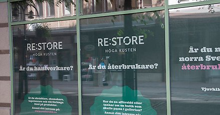 skyltfönster där det bland annat står Re:store, är du en återbrukare?