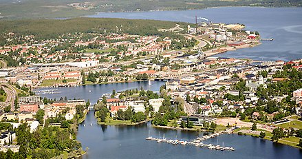 Flygbild över centrala Härnösand.