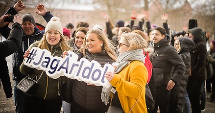 Idoldeltagare laddar inför uttagningen.