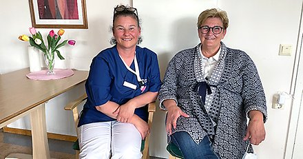 Majne Fällgren och Britt-Marie Söderqvist på Solbackens särskilda boende.