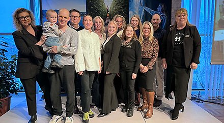 Morgonens gäster samlades på bild.