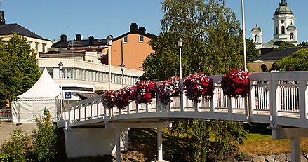 Gång- och cykelbro till Mellanholmen.