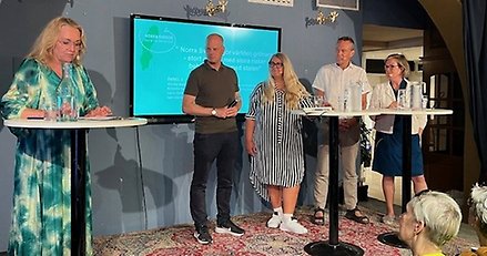 Kommundirektör Lars Liljedahl och landshövding Carin Jämtin i panelsamtal under Almedalen 2024