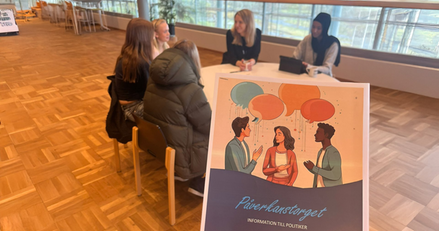 elever och politiker i samtal