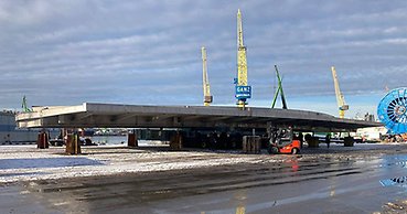 en stor stålkonstruktion