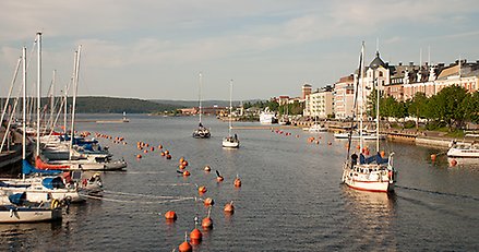 Båtar vid Härnösands hamn.