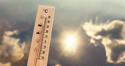 Termometer som visar hög temperatur